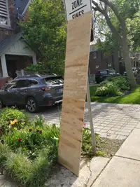 Curb alert: 3 pieces of scrap plywood