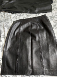 Skirt soft leather, black, obsolutly new . 