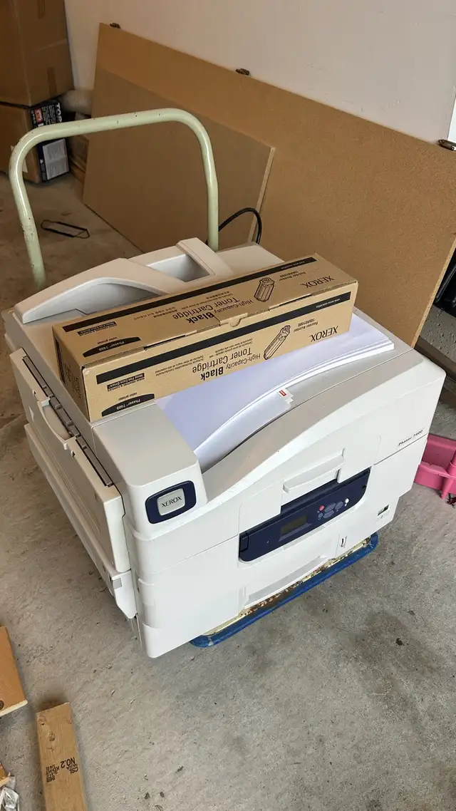 Xerox phaser 7400 color printer in Printers, Scanners & Fax in Mississauga / Peel Region - Image 2