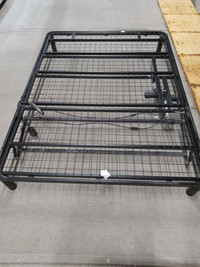 QUEEN SIZE METAL BED FRAME  FULLY ADJUSTABLE - REMOTE CONTROL
