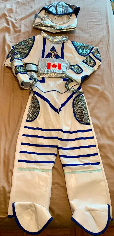 Boys 6T astronaut Halloween costume, View more