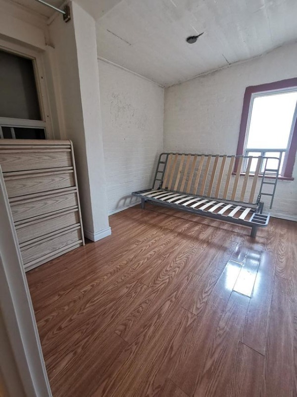 2 bedrooms FOR RENT in downtown Toronto Student housing Room Rentals