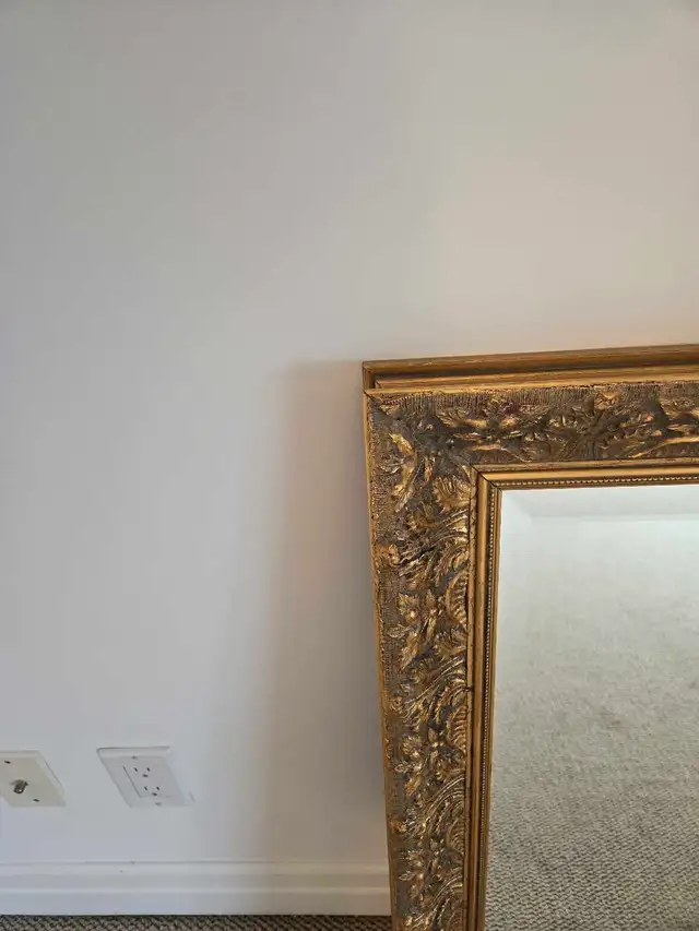 Ornate Gold Wood Frame Mirror circa 1980 in Home Décor & Accents in City of Toronto - Image 3