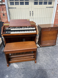 Hammond 1954 C2 organ with Leslie Speaker