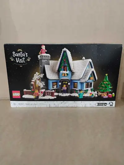 Get ready to deck the halls with this brand new in box LEGO 10293 Santa's Visit set, featuring 1445...