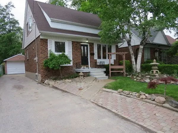 Full House with Garden. Dec 1st. 3+2 BR, VictoriaPark/Lawrence.63860083862019120