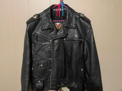 Vintage Harley Davidson Leather Jackets Men Mid 90s in excellent condition.
