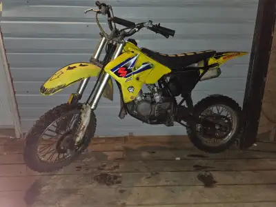 Nice rm85cc racing dirtbike very fast 5 speed 2 stroke dirtbike...need gone asap quick sale...had a...