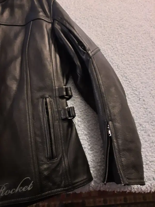 Leather jacket in Women's - Tops & Outerwear in Ottawa - Image 6