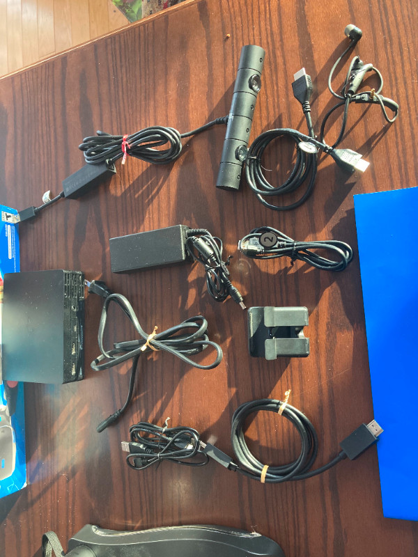 Casque PlayStation VR pour PS4 PS5 avec stands (charging dock) dans Sony PlayStation 4  à Longueuil/Rive Sud - Image 4