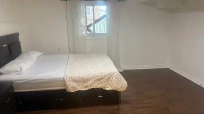 1 bedroom legal basement apartment at the heart of Ajax near 401, malls, high schools and quick acce...