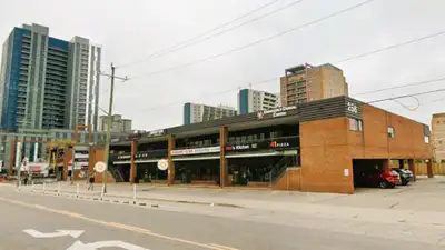 Great opportunity to take over a fully equipped, modern restaurant space in a busy Waterloo plaza, c...