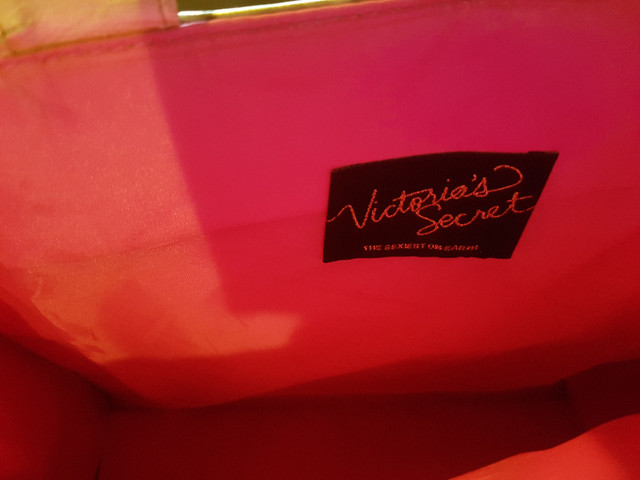 Victoria's Secret Super Model tote bag gold pink inside purse h in Women's - Bags & Wallets in Bedford - Image 2