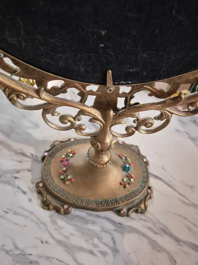 Gorgeous, jewelled hand made vanity mirror in Home Décor & Accents in Calgary - Image 4