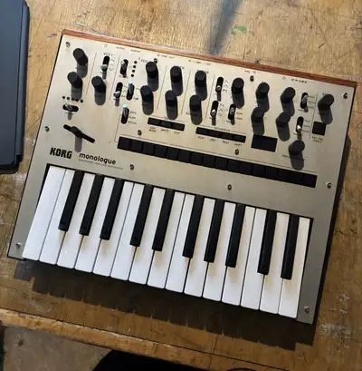 korg monologue - monophonic analog synthesizer, View more