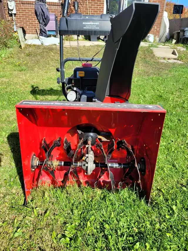 Souffleuse à neige à essence PowerSmart 212cc de 24 pouces in Snowblowers in Longueuil / South Shore - Image 4
