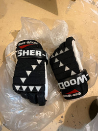Men’s Hockey gloves
