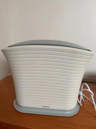 Homedics air purifier New Hepa and carbon filters. Used in clean, pet free/smoke free home. Original...