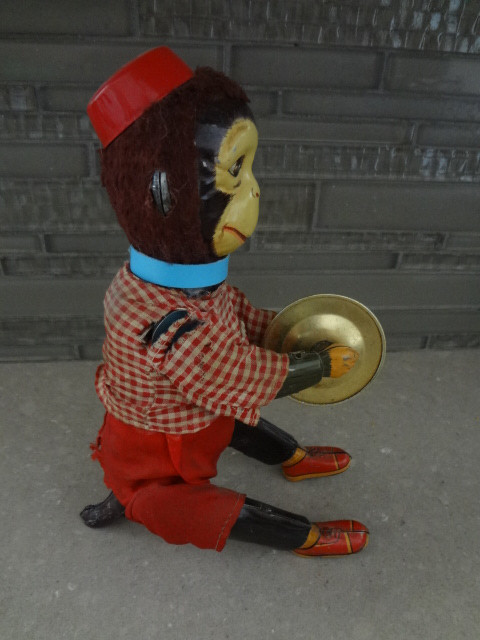 Antique Tin Litho Mechanical Monkey with Cymbals Toy - Japan in Arts & Collectibles in Saskatoon - Image 3