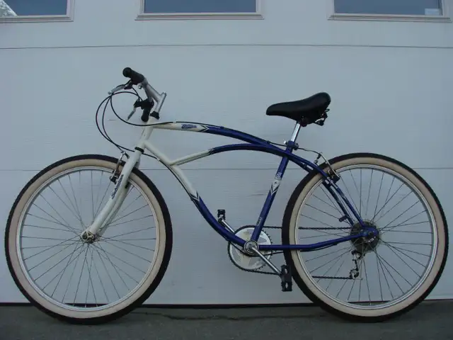 SCHWINN Vintage Racer 6-vit/spd Cruiser-Urban/City-Mens/Hommes in Cruiser, Commuter & Hybrid in Laurentides - Image 6