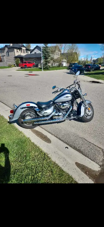 Beautifull C90, new rear tire, all fluids and battery changed recently, great ride! Want to keep but...