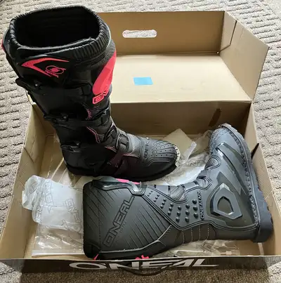 O’neil Womens Rider boots. Size 9., View more