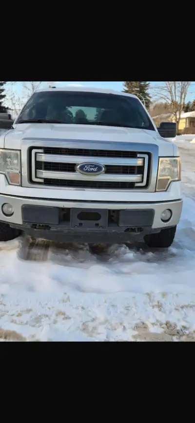 2013 f150x|t crewcab 5.0L 4X4 good tiers Alberta active status Clean title No accidents No rust No i...