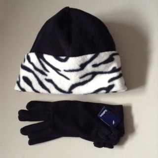 Hat & Gloves - Perfect Gift - Brand New! in Women's - Other in Winnipeg