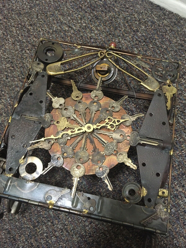Handmade vintage steampunk welded clock art piece  in Arts & Collectibles in Kingston - Image 3