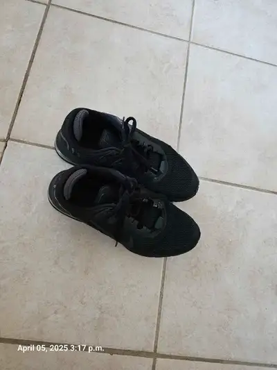 Size 8, still in excellent condition, used.