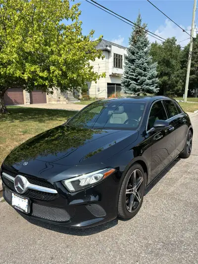 Mercedes A-class A250, Rare colour combination black exterior and white interior. Car runs and river...