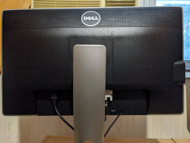 24" Dell HD Monitor w USB hub in Monitors in Ottawa - Image 2