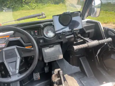 Polaris xp1000 2014 11500km Propre Equipé et extra Negotiable Me communiquer pour plus d’info