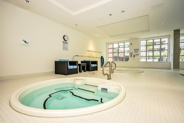 Bright, Spacious 1 + 1 bedroom with stunning, unobstructed lake 2