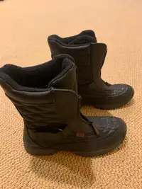 New Elle insulated boots, size 7
