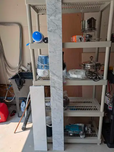 I'm selling a used piece of countertop, perfect for a small project or DIY enthusiast. This countert...