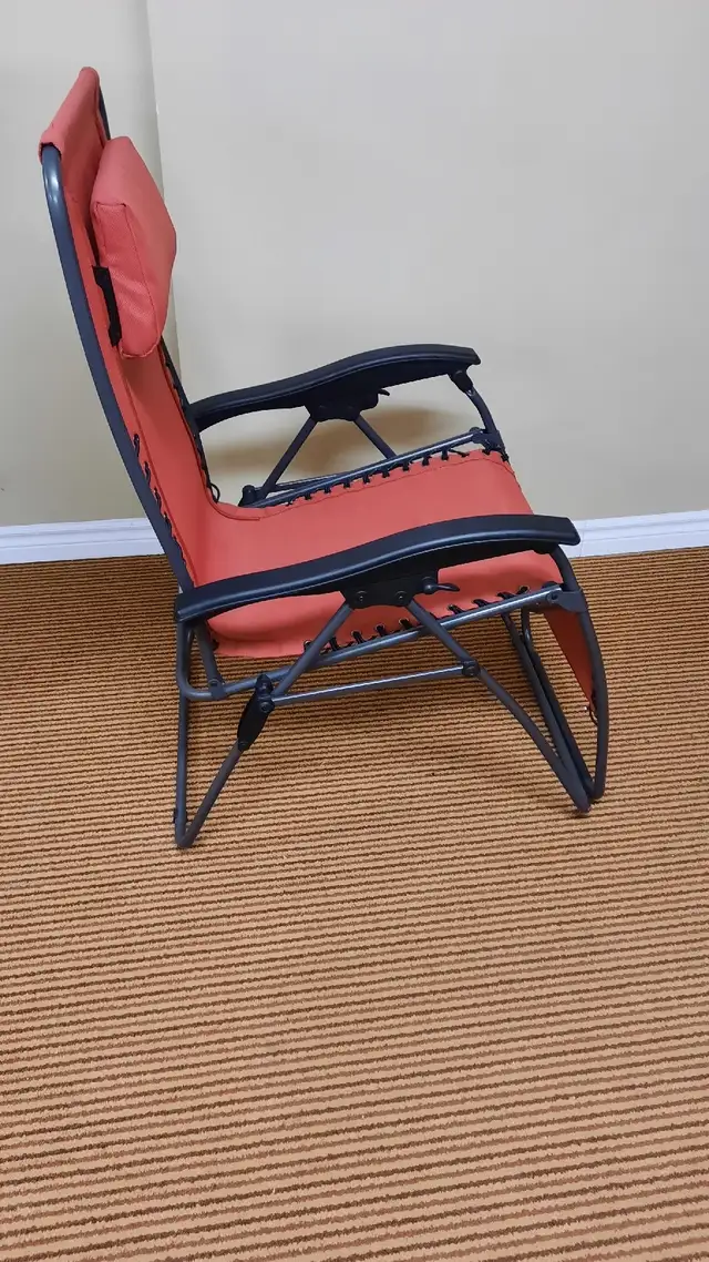 Patio Lounge folding recliner  chair in Patio & Garden Furniture in Mississauga / Peel Region - Image 6
