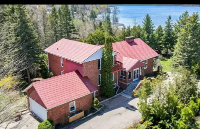 Executive 4 Bedroom Home for Rent – Best Lot in the Community! Live in luxury and comfort in this be...
