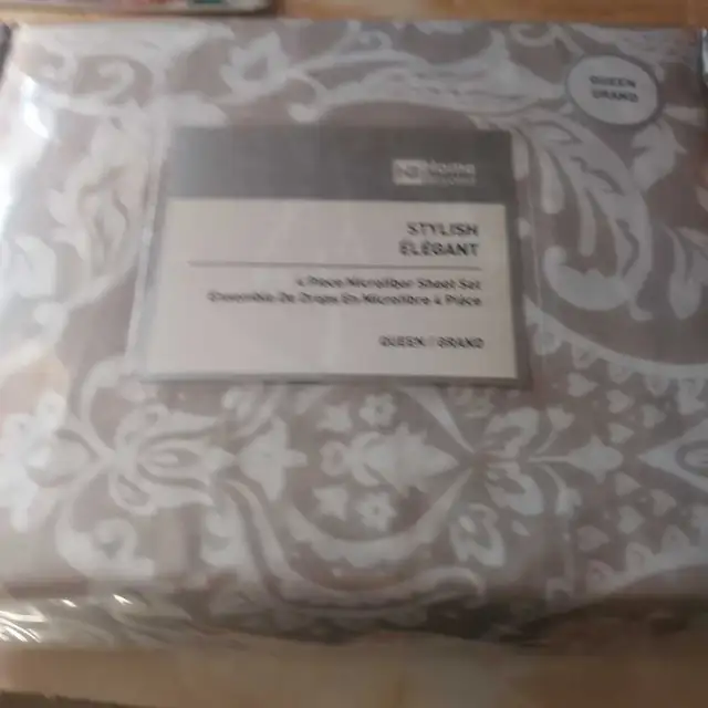 4 piece microfiber queen sheet set in Bedding in Charlottetown - Image 4