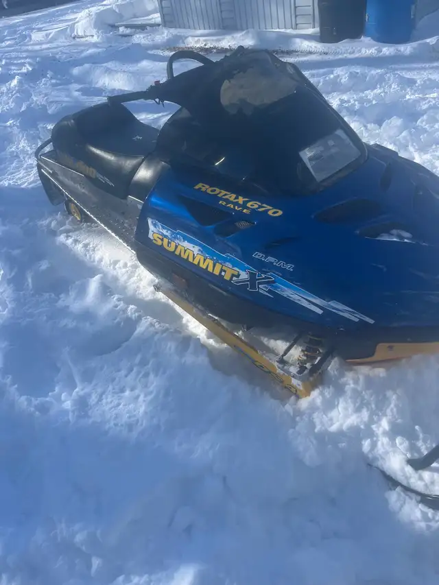1998 SummitX 670 in Snowmobiles in St. Albert - Image 7