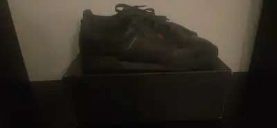 Adidas Yeezy Powerphase Size 8, Voir plus