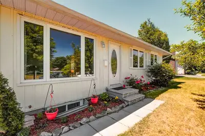 4 bedroom unit for rent, June 1.