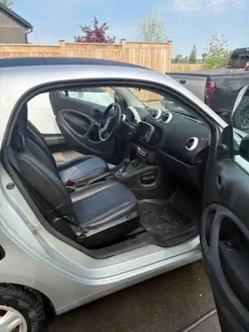 2016 smartcar  in Cars & Trucks in St. Catharines - Image 7