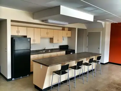 Room available in female-only unit for summer (May 1st to August 31st). Located at Hales Cres. close...