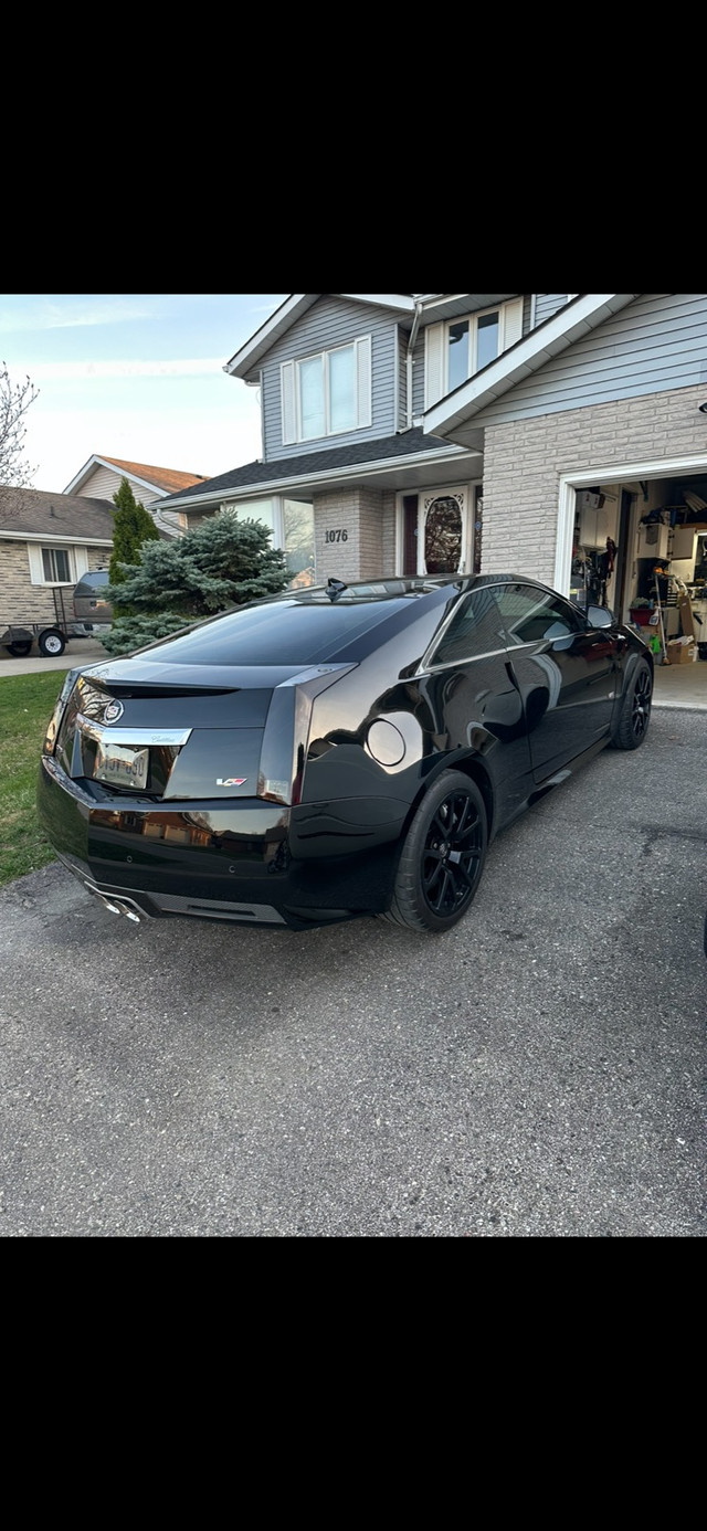2011 cts-v coupe 6sp standard in Cars & Trucks in Woodstock - Image 3