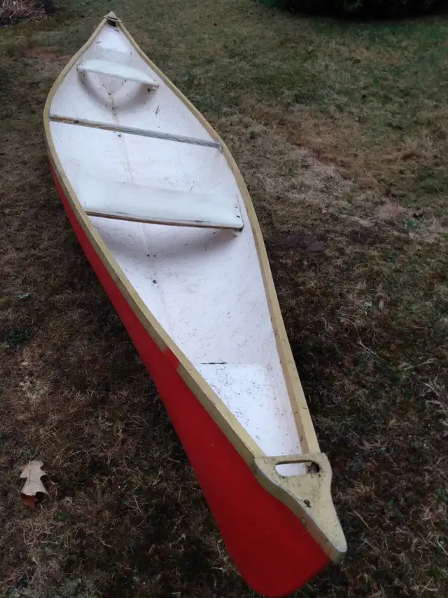 14 foot canoe in Canoes, Kayaks & Paddles in Sault Ste. Marie - Image 2