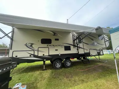 2016 Durango 1500 D286BHD 34ft Still under warranty and transferable 2elecrtic awnings 2 tip outs Ou...