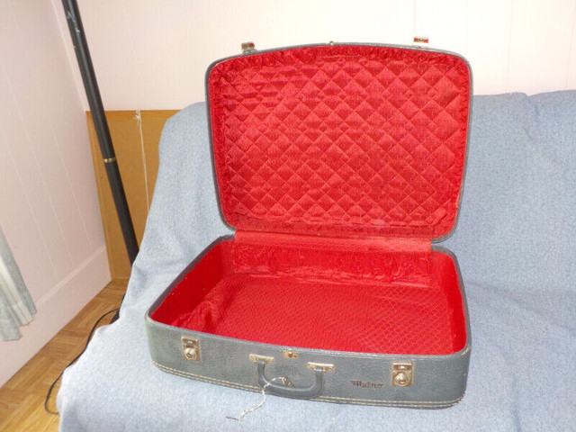 valise de voyage dans Autre  à St-Georges-de-Beauce - Image 2