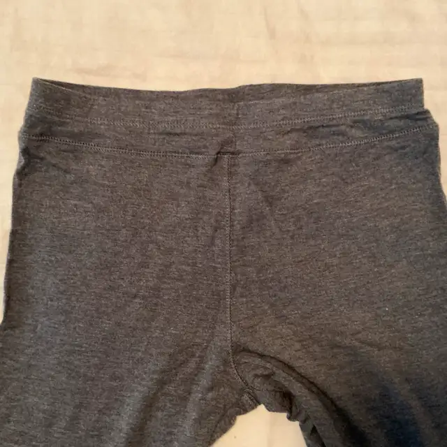 Grey soft comfortable Leggings in Women's - Bottoms in City of Toronto - Image 7