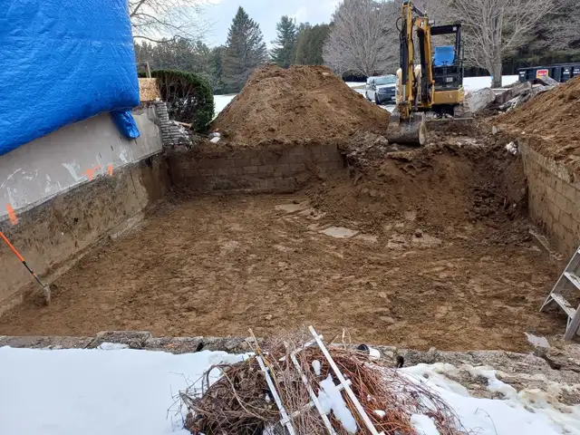 Excavation566535486618347522